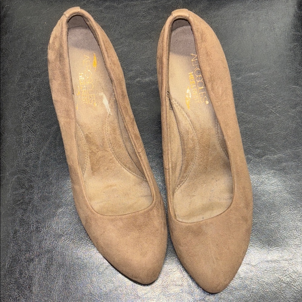 AEROSOLES Women's Brown Suede Heelrest pumps. Size 10M, Tapistry